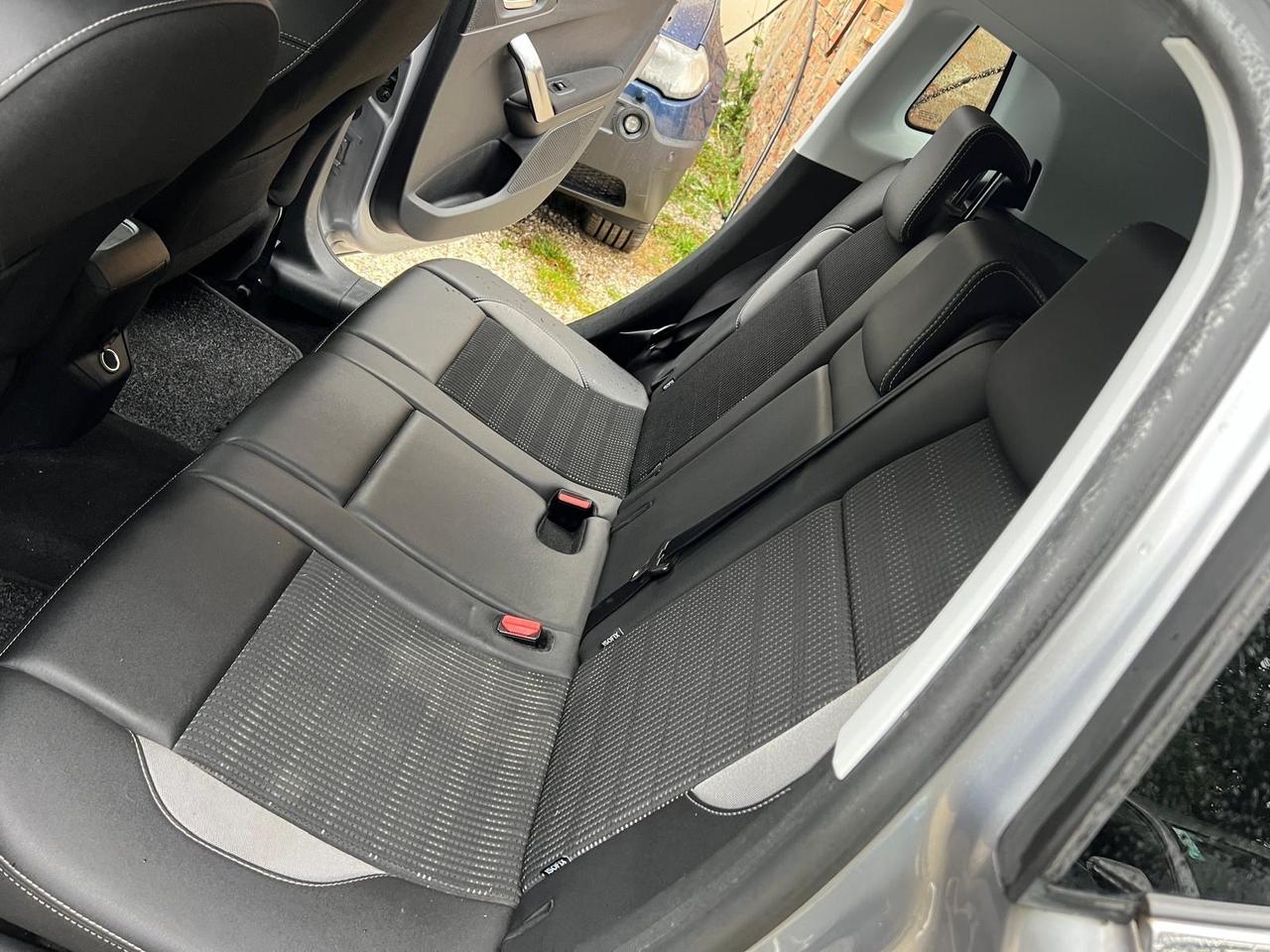 Peugeot 2008 BlueHDi 120 S&S Black Matt