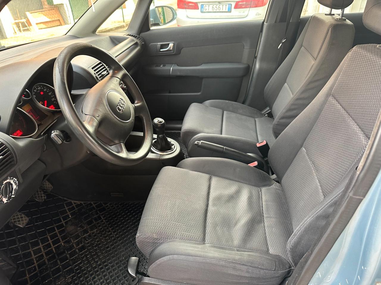 Audi A2 1.6 (12 RATE)