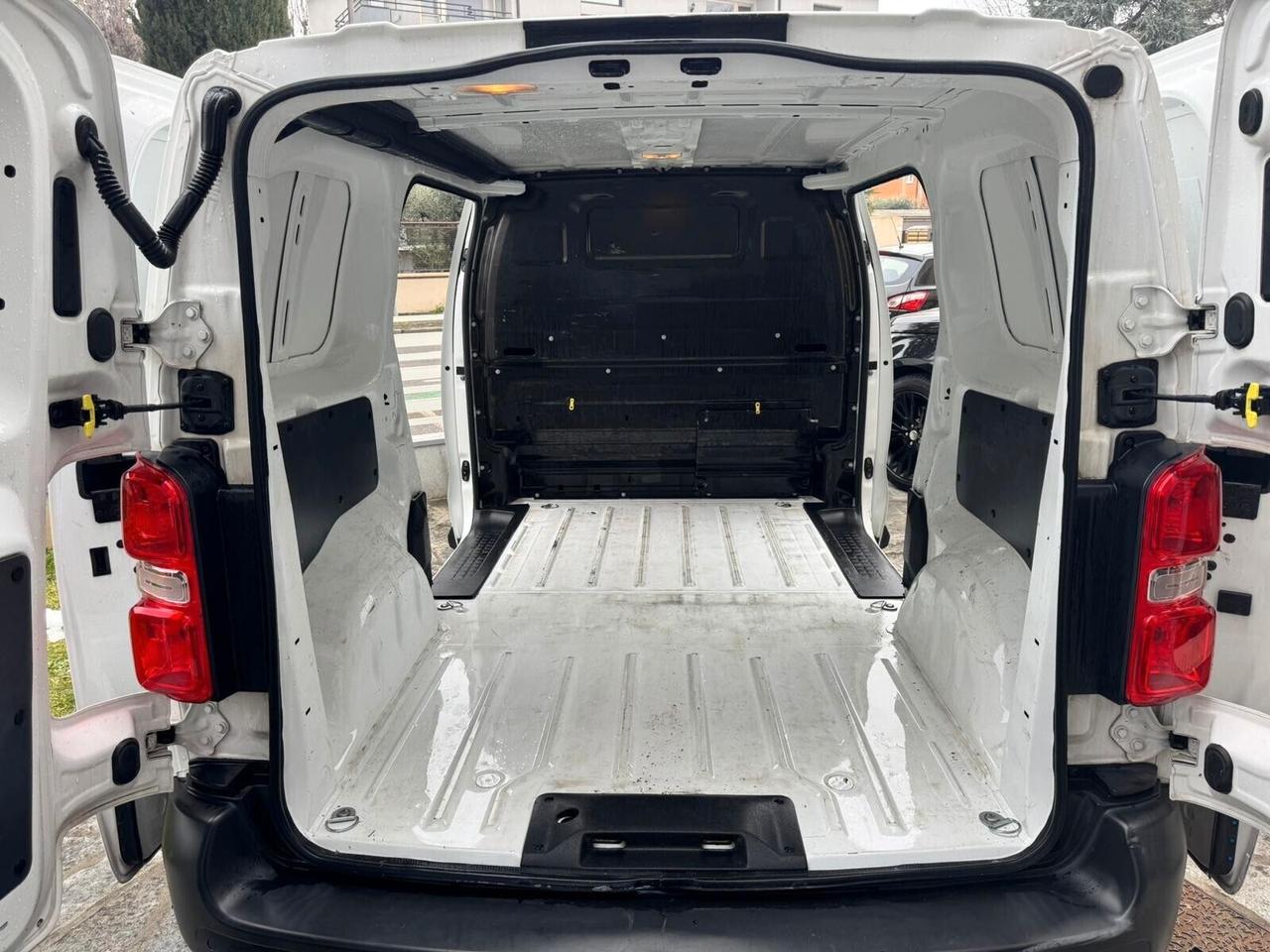 PEUGEOT EXPERT BLUEHDI 122cv FURGONE LAMIERATO