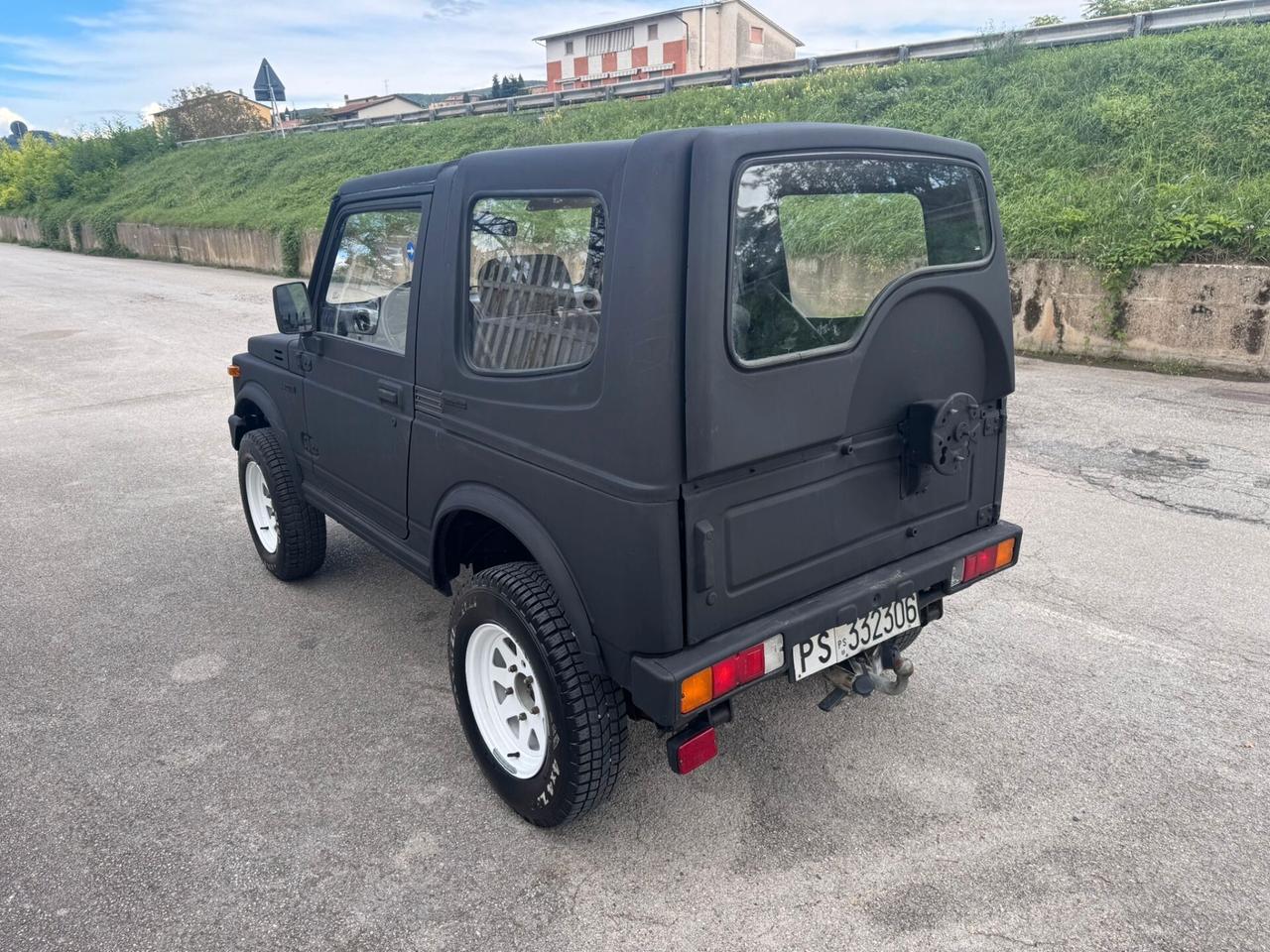 Suzuki Santana