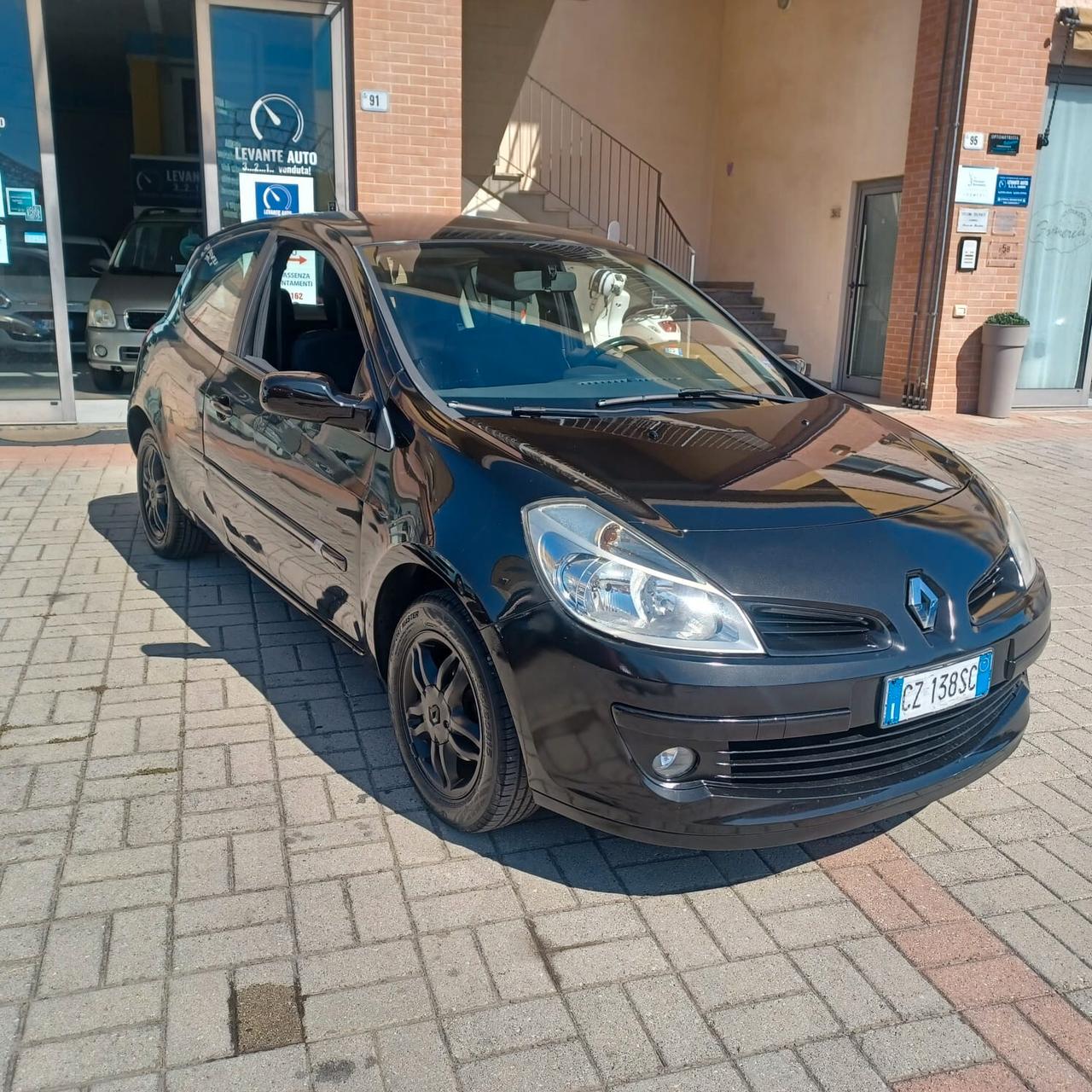 88.188 KM CLIO 1.2 PER NEOPATENTATI PERFETTA