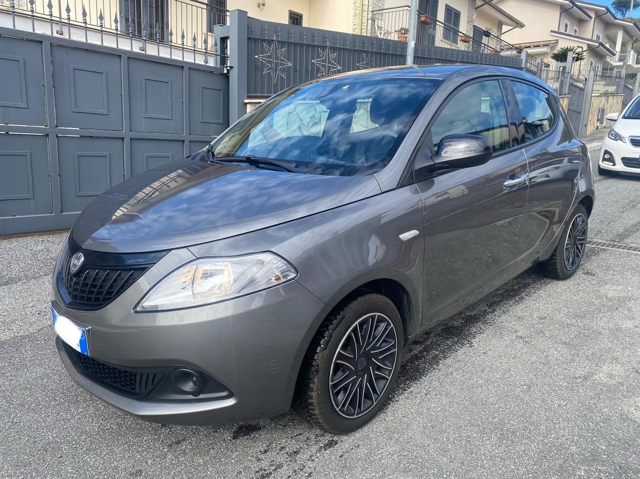 Lancia Ypsilon 1.0 FireFly 5 porte S&S Hybrid Gold