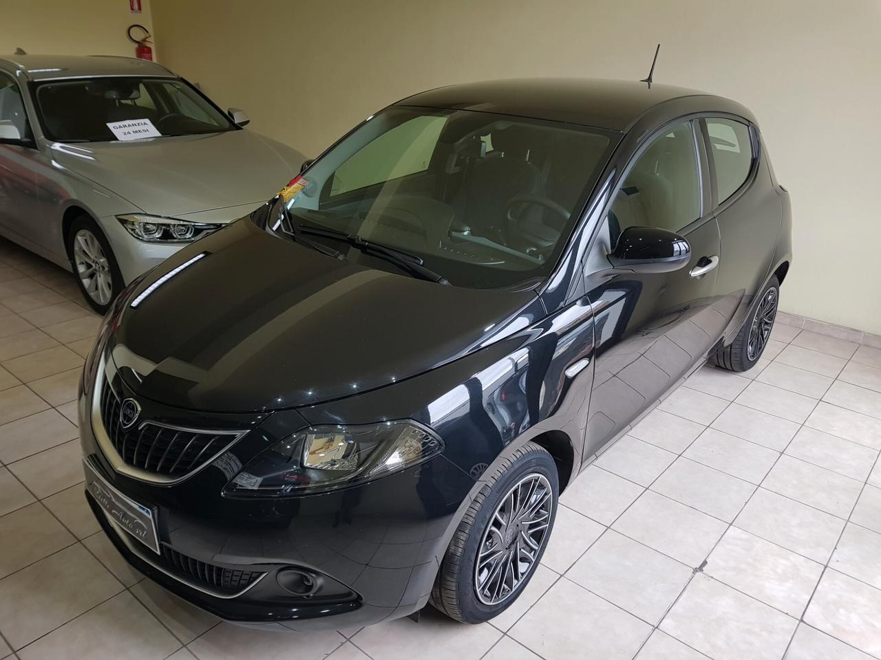 Lancia Ypsilon 1.0 FireFly 5 porte S&S Hybryd Gold