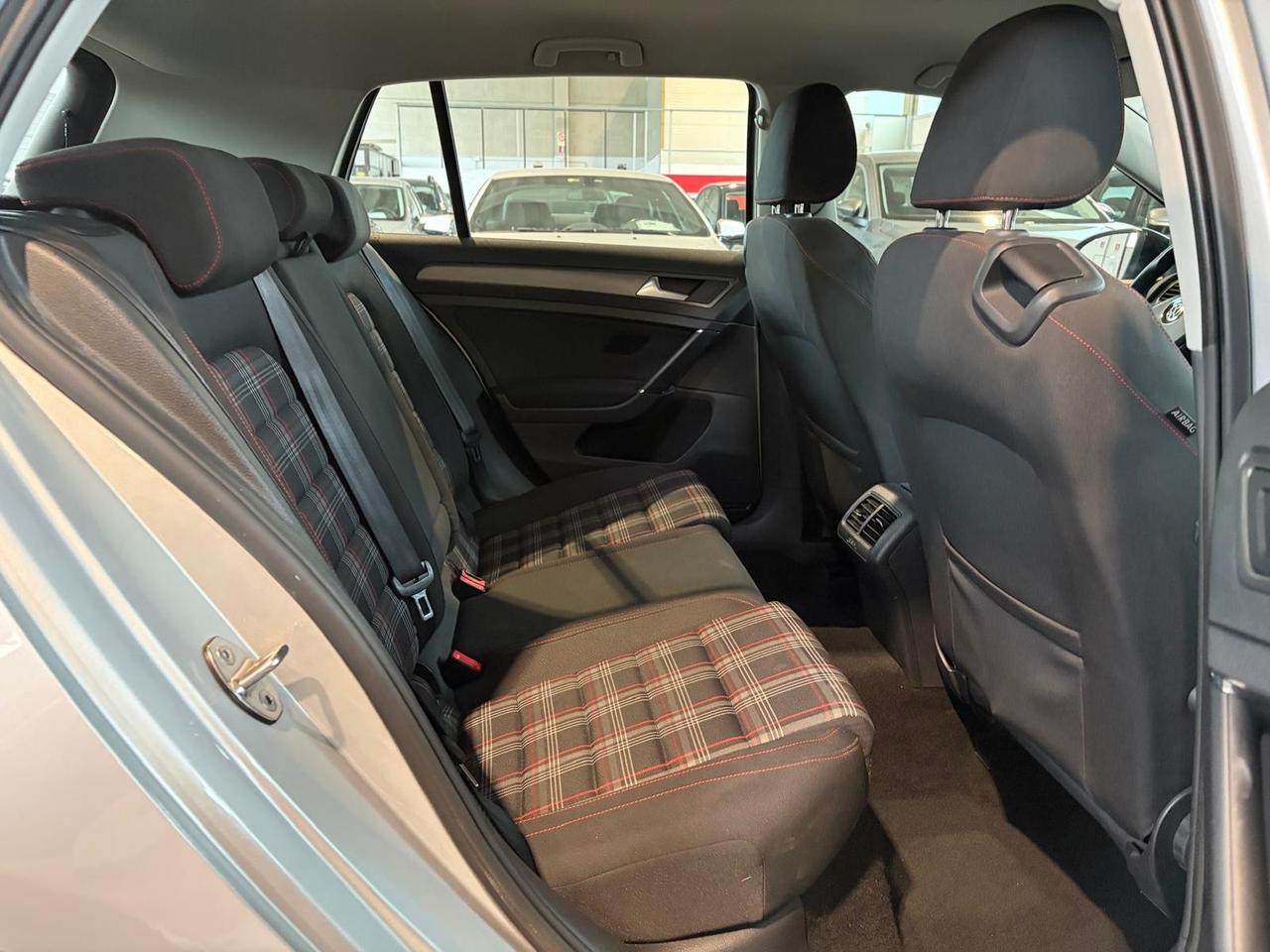 Volkswagen Golf Business 1.6 TDI 5p. Highline