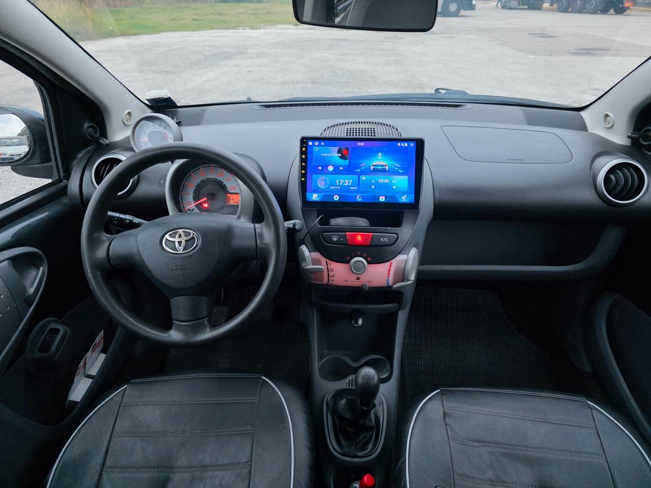 Toyota Aygo 1.0 12V VVT-i 5 porte Sol