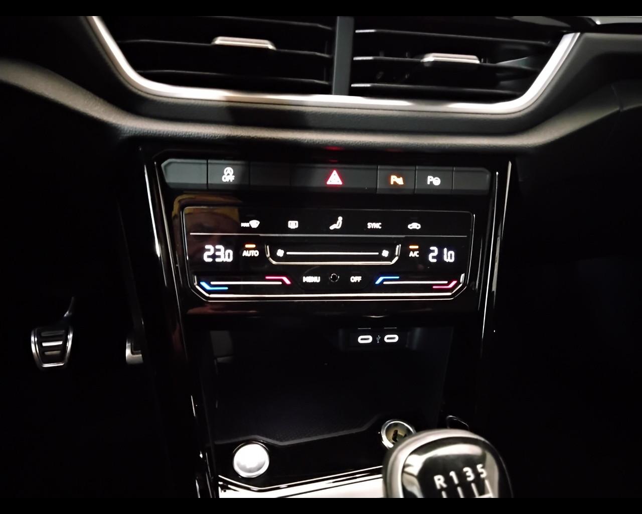 VOLKSWAGEN T-Roc 2022 - T-Roc 1.0 tsi R-Line 110cv