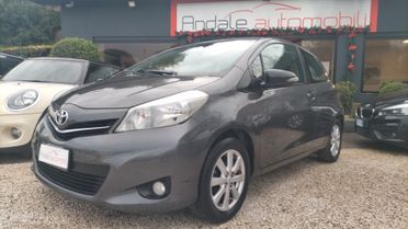 Toyota Yaris 1.0 3 porte *NAVI RETROCAMERA **PREZZO OUTLET**