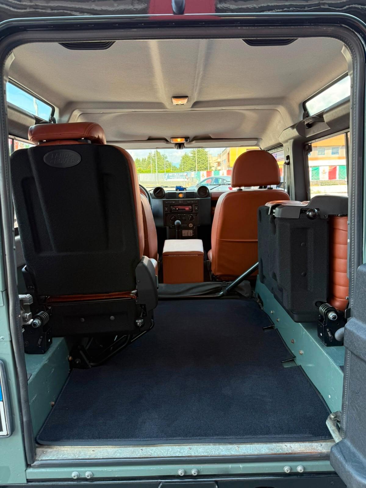 Land Rover Defender 90 2.4 TD4 Station Wagon E