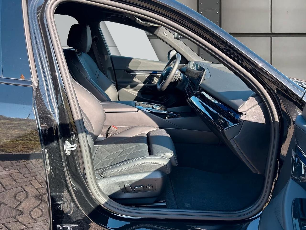 Bmw 530 530E XDRIVE M-SPORT PRO/ 360°/ HARMAN & KARDON/ TETTO/ PELLE/