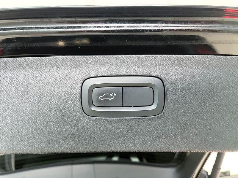 Volvo XC90 D4 190CV AUT TRAZIONE ANTERIORE 5 POSTI MOMENTUM