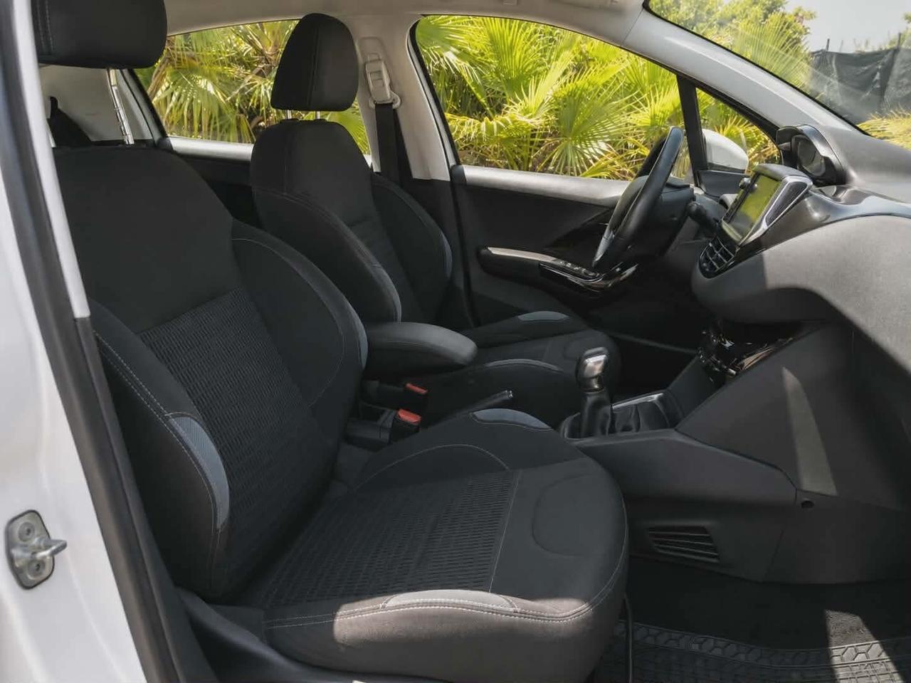 Peugeot 208 1.2 Benzina Allure – PARI AL NUOVO