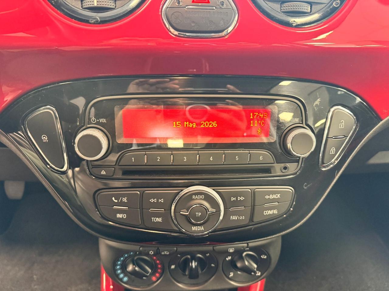 Opel Adam 1.2 70 CV Glam