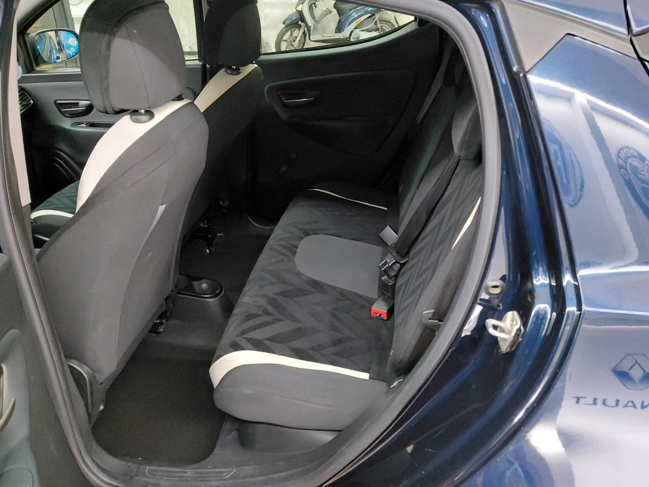 Lancia Ypsilon 1.2 69 CV 5 porte soli 68000 km