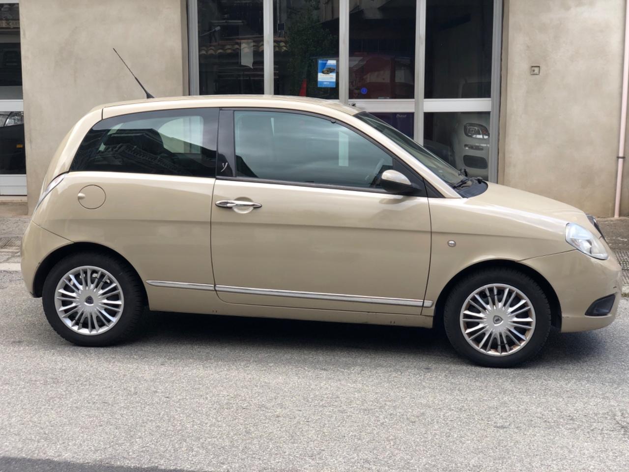 Lancia Ypsilon 1.2 Oro Bianco