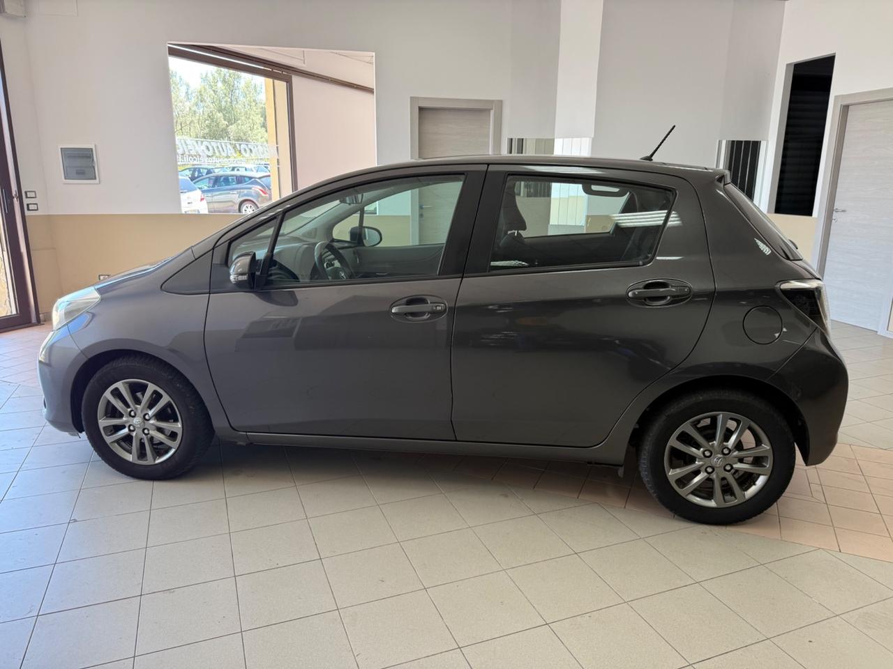 Toyota Yaris 1.0 5 porte Lounge