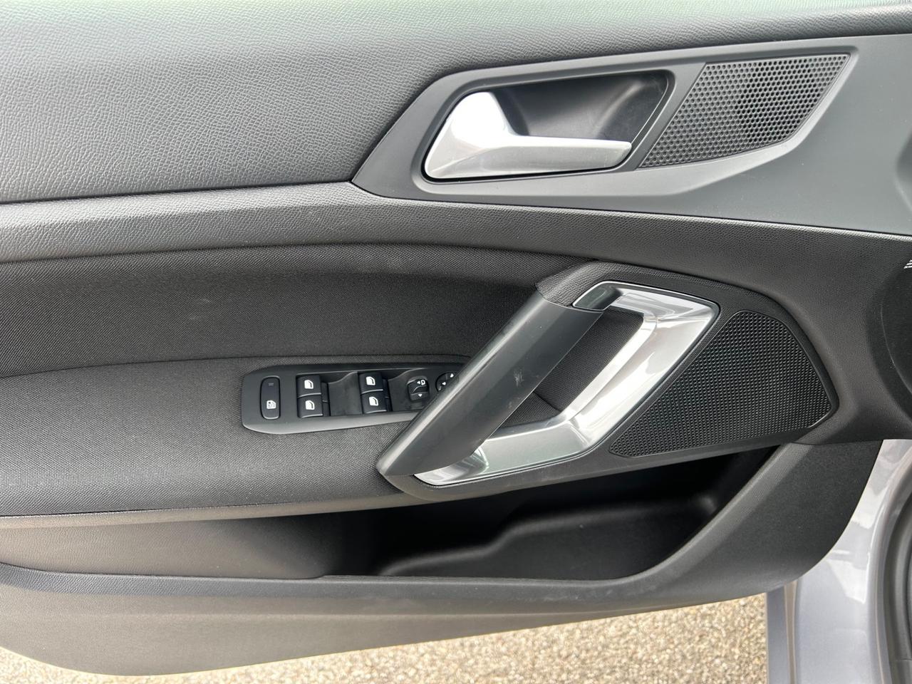 Peugeot 308 BlueHDi 120 IN ARRIVO