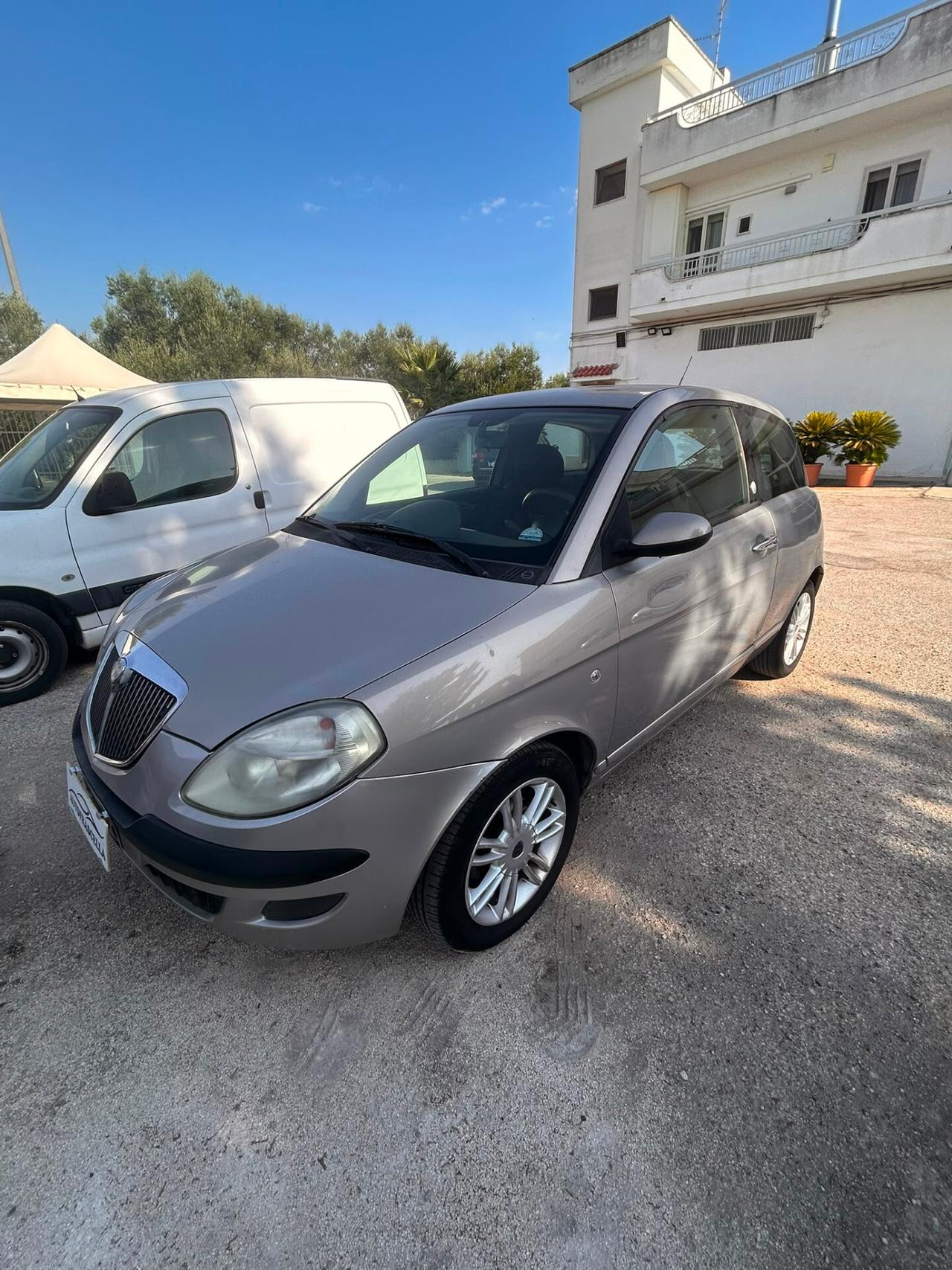 Lancia Ypsilon 1.4 Argento Ecochic GPL
