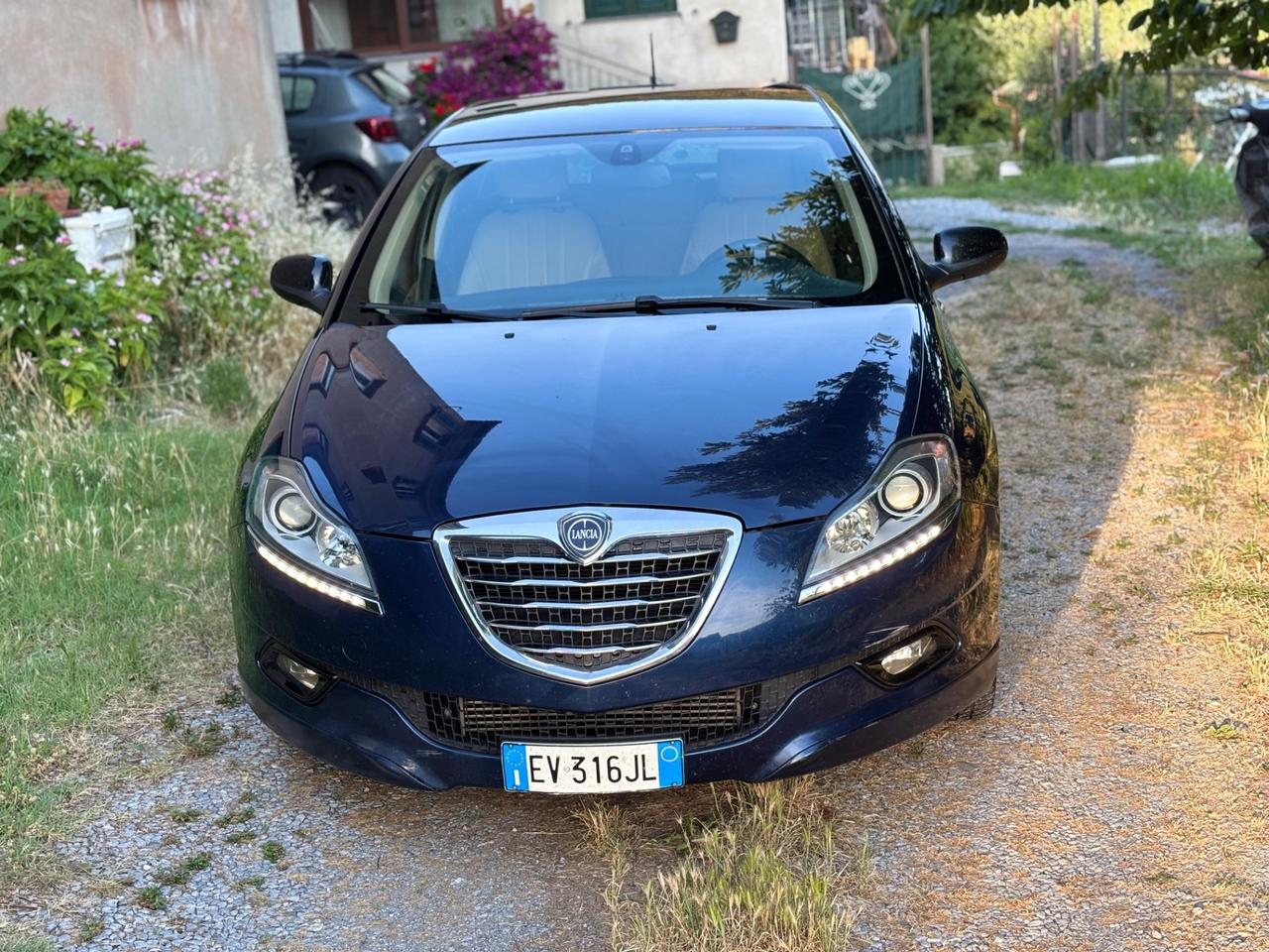 Lancia Delta 1.6 MJT DPF 105 CV Silver