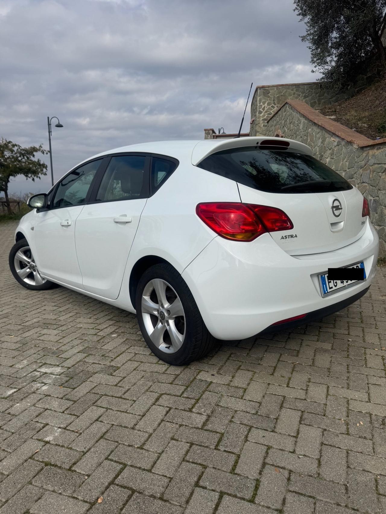 Opel Astra 1.7 CDTI 110CV *COSMO* 2011