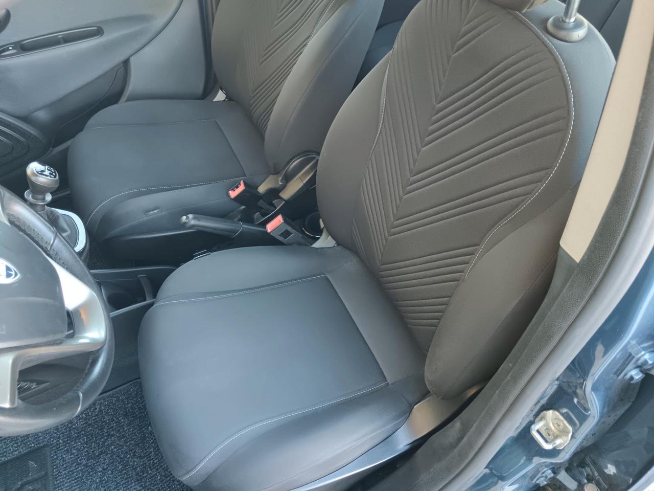 Lancia Ypsilon 1.0 FireFly 5 porte S&S Hybrid Gold