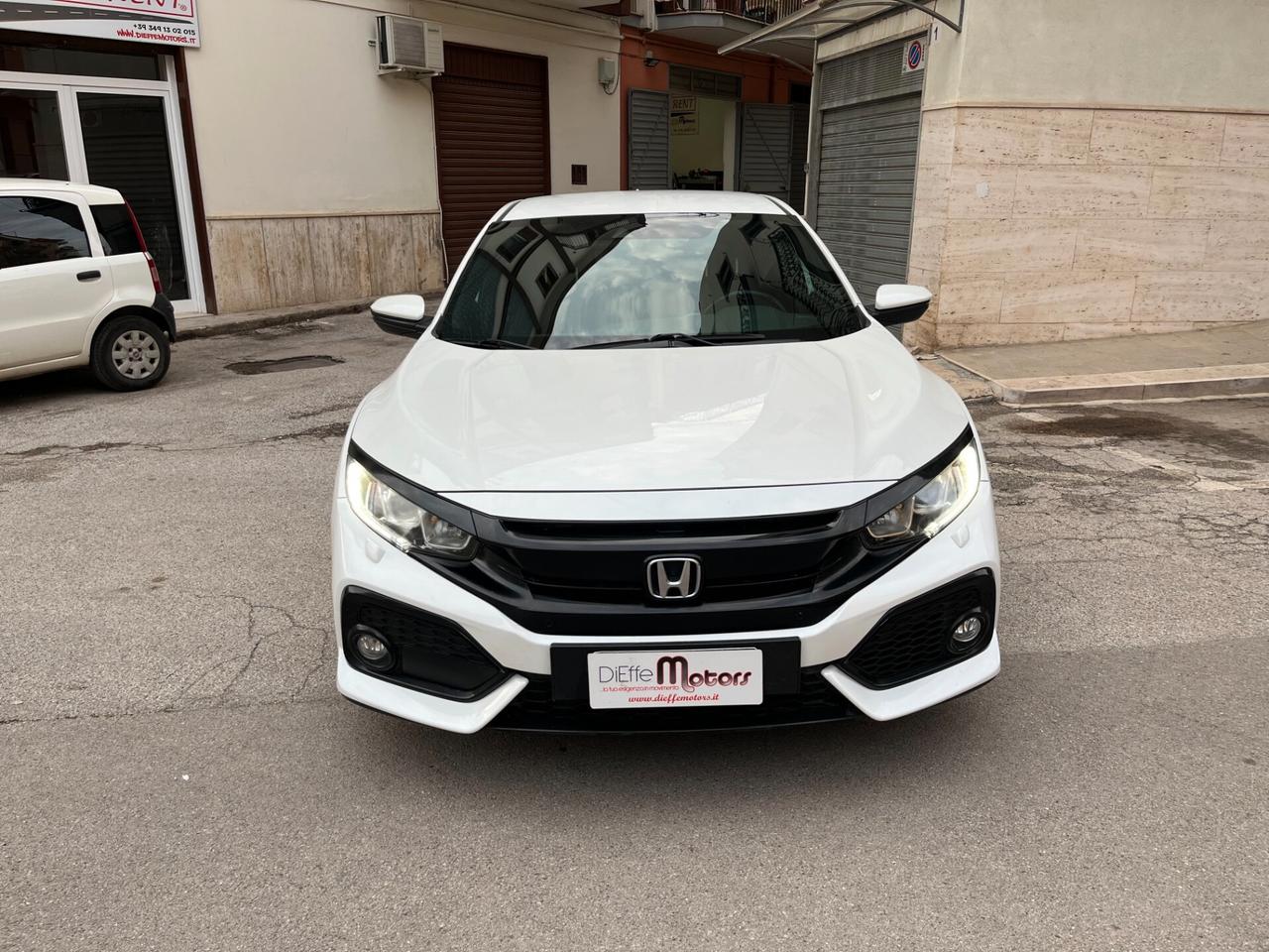 Honda Civic 1.6 5 porte Elegance Navi