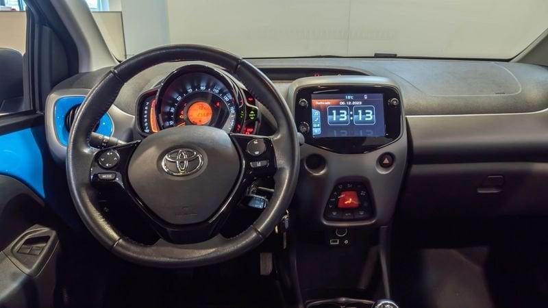 Toyota Aygo II 2018 5p 5p 1.0 x-play 72cv