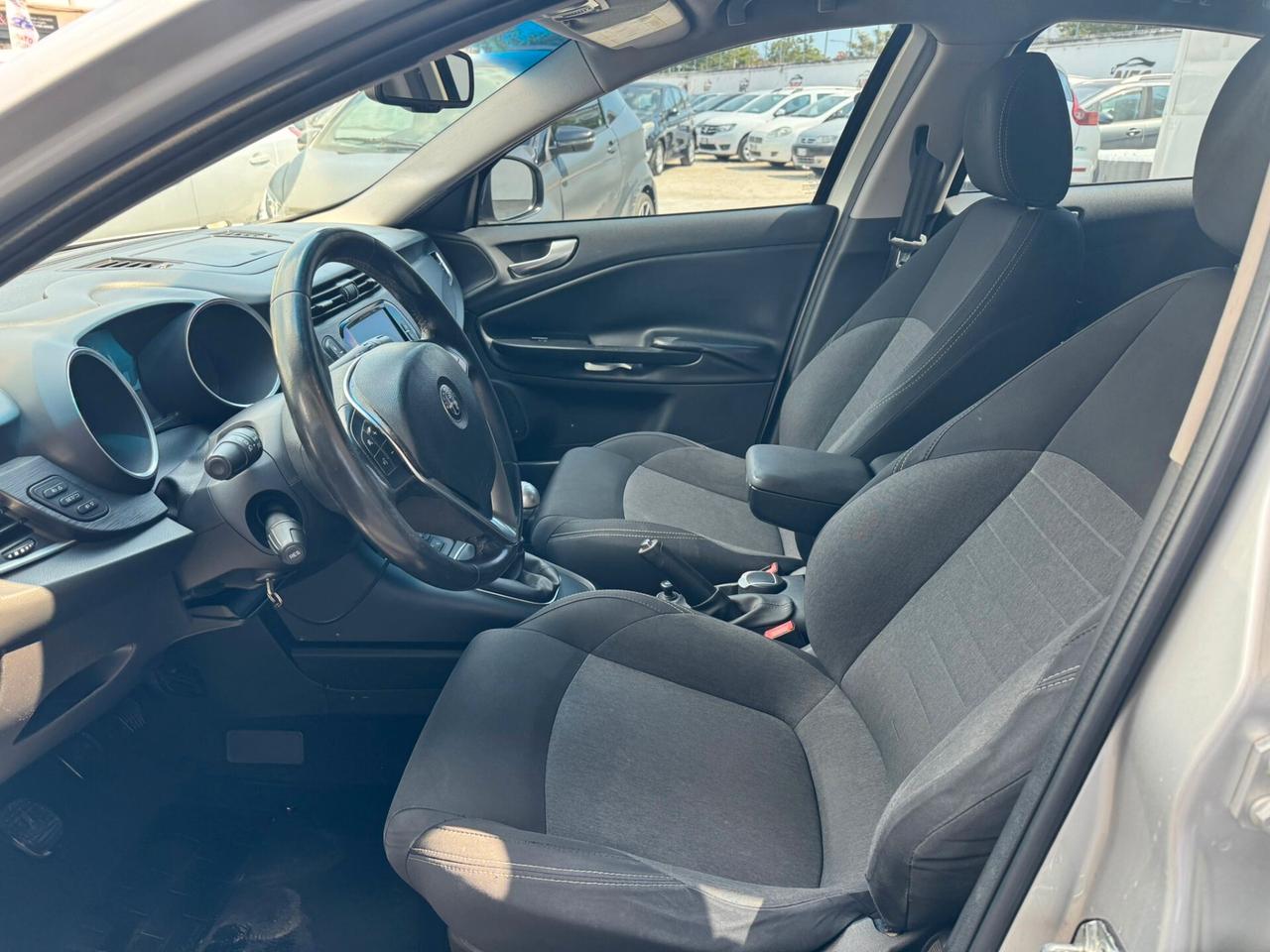 Alfa Romeo Giulietta 1.6 JTDm-2 120 CV NAVIGATORE Full