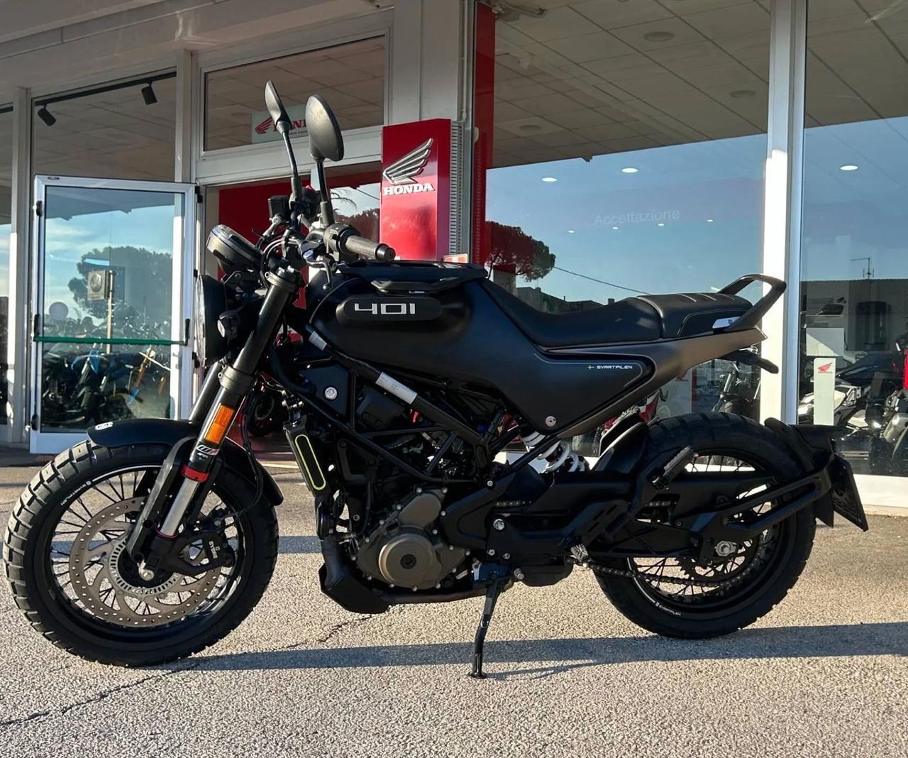 Husqvarna Svartpilen 401