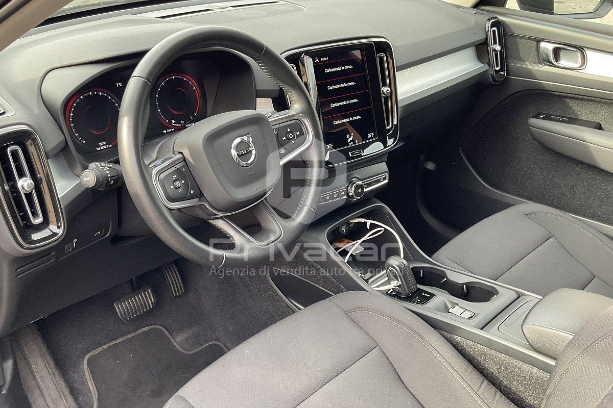 VOLVO XC40 T3 Geartronic Momentum Pro