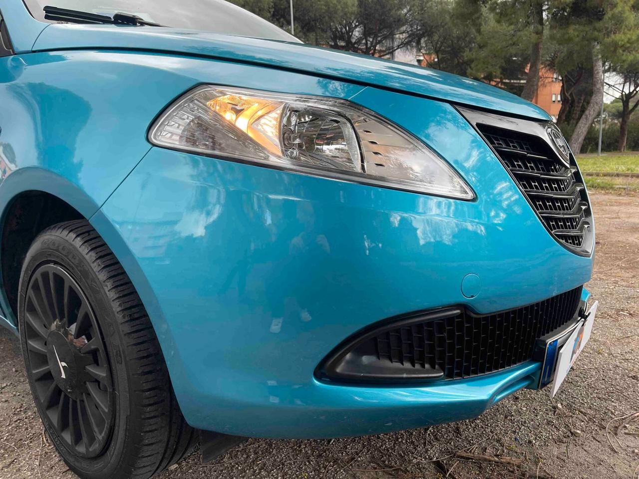 Lancia Ypsilon 1.2 69 CV 5 porte Elefantino NEOPATENTATI