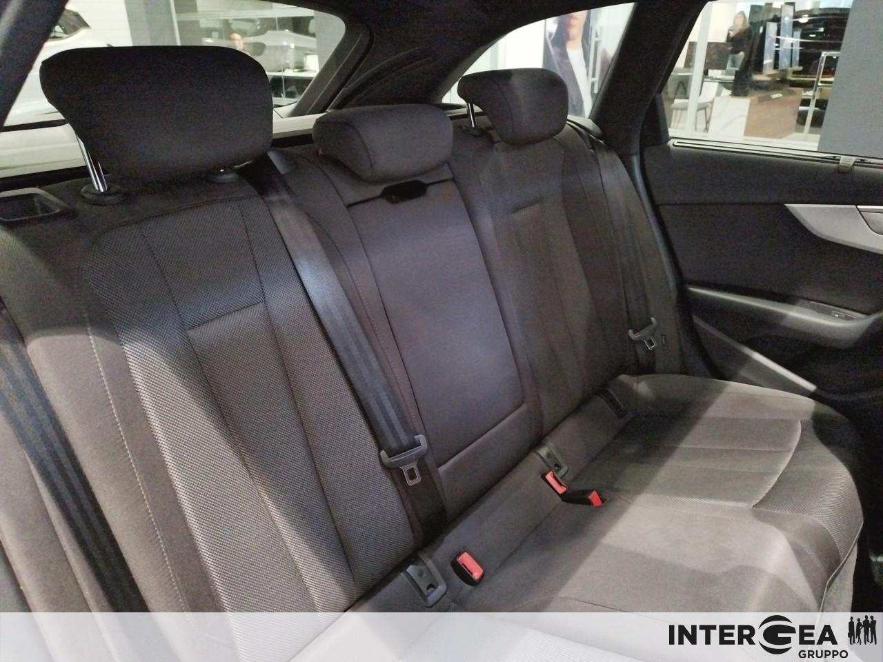 AUDI A4 Avant 35 2.0 tdi mhev Business Advanced