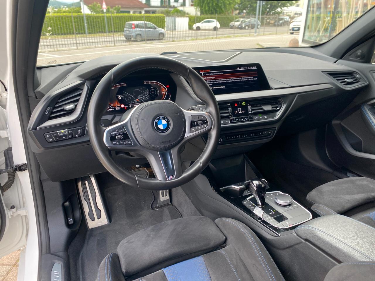 Bmw 118 118d 5p. Msport