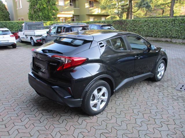 TOYOTA C-HR 1.8 Hybrid E-CVT Business