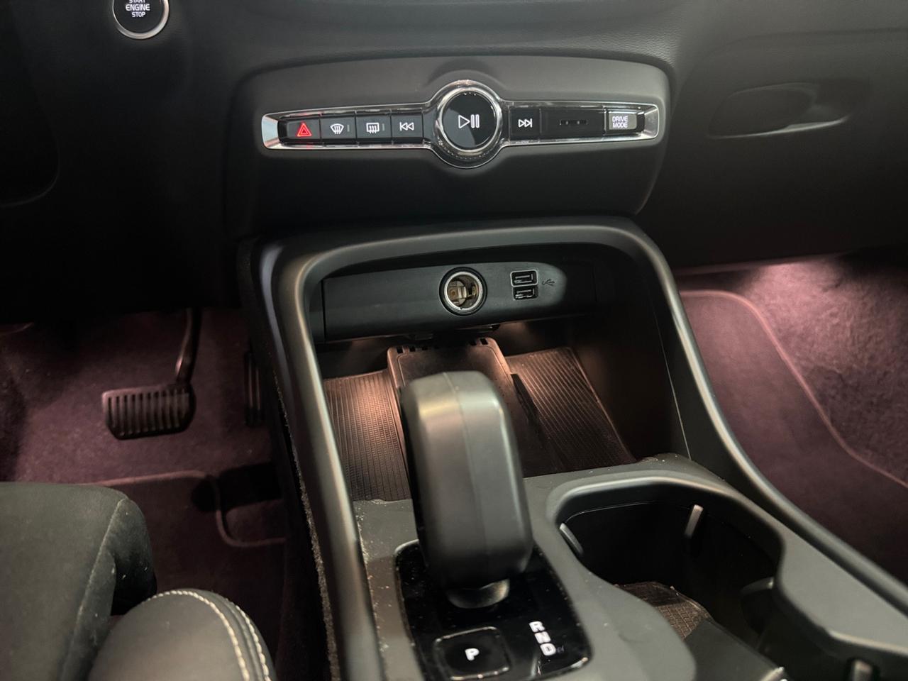 VOLVO XC40 N1 T2 Core auto IMMATRICOLATO AUTOCARRO N1