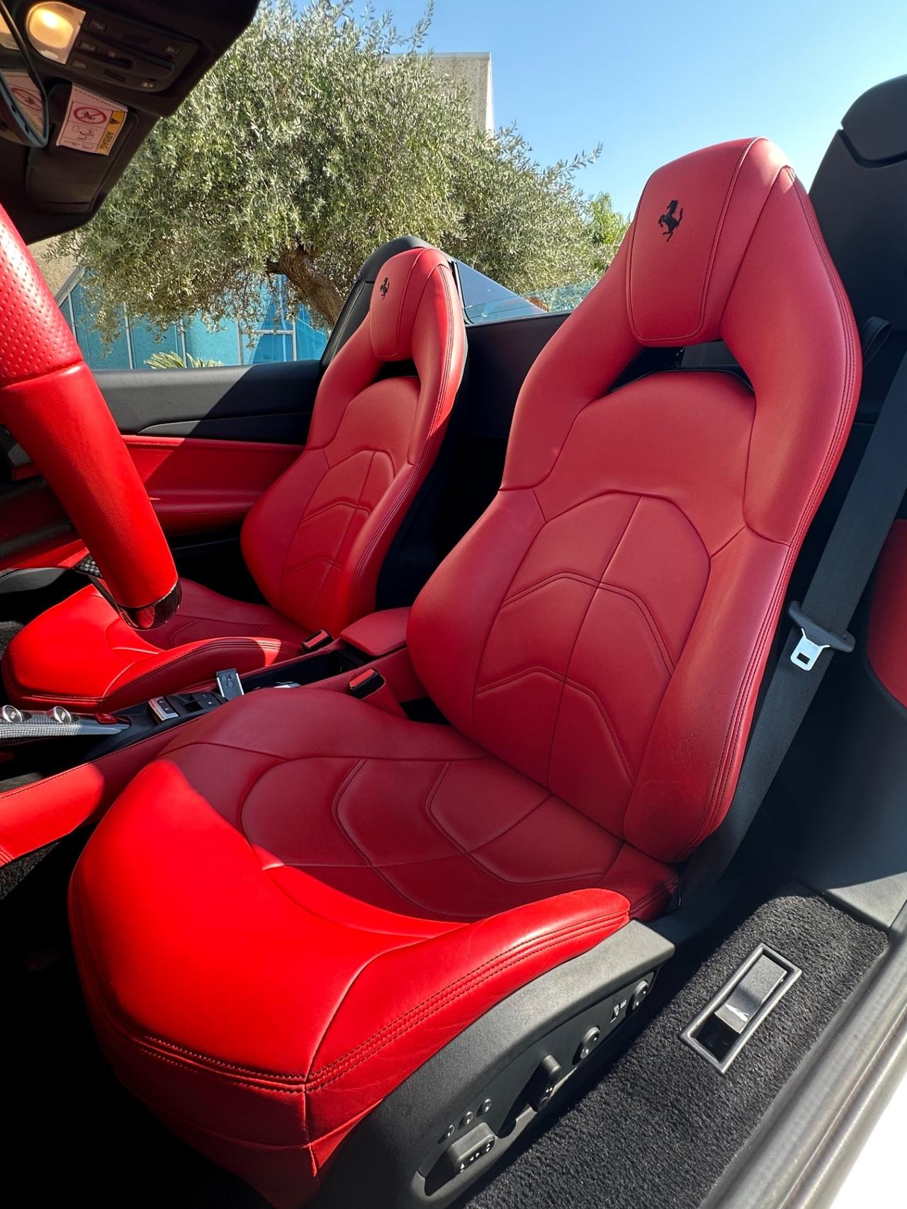 Ferrari 488 Spider 3.9 dct possibilità noleggio no scoring