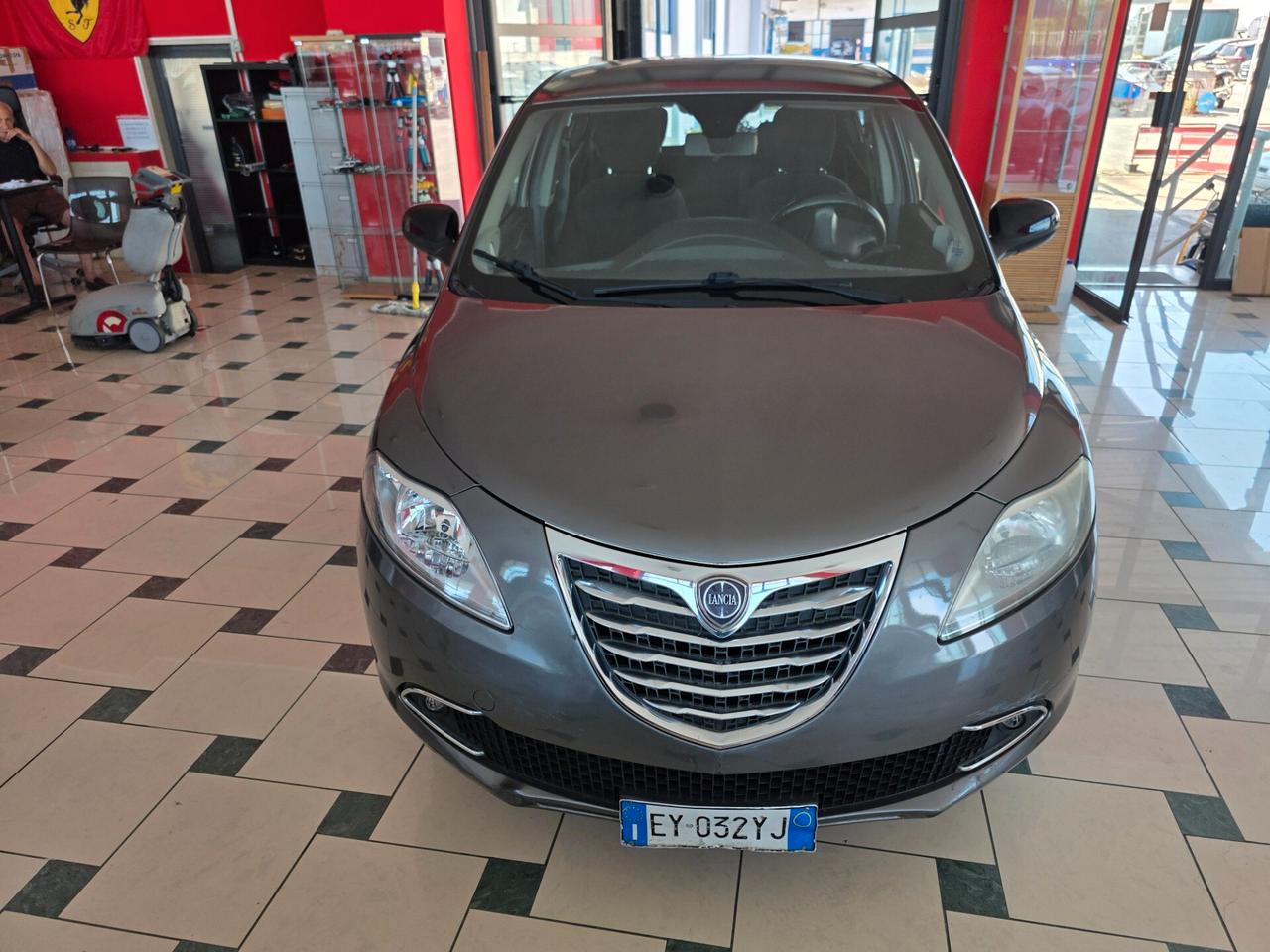 Lancia Ypsilon 1.2 69 CV 5 porte GPL Ecochic Platinum