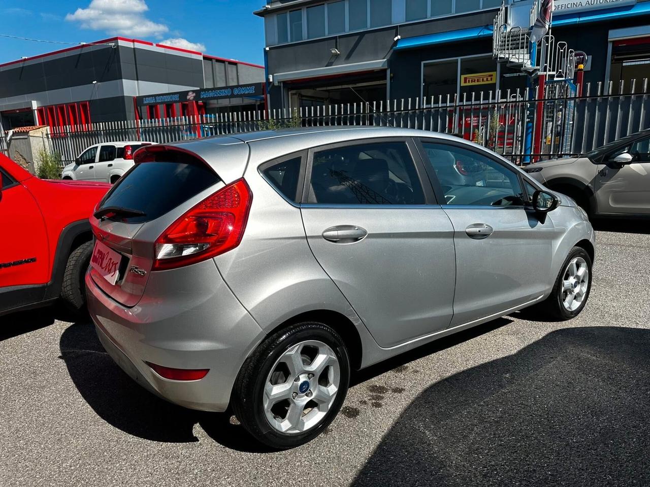 Ford Fiesta 1.4 5 porte Bz.- GPL Titanium NEOPATENTATI