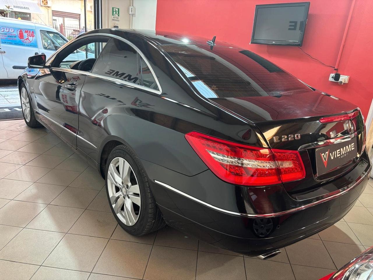 Mercedes-benz E 220 CDI Coupé BlueEFFICIENCY