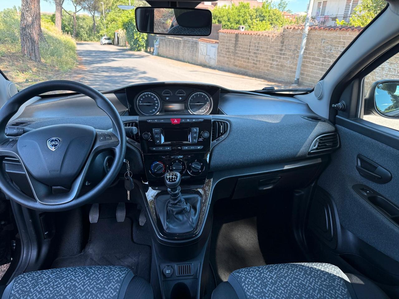 Lancia Ypsilon hybrid