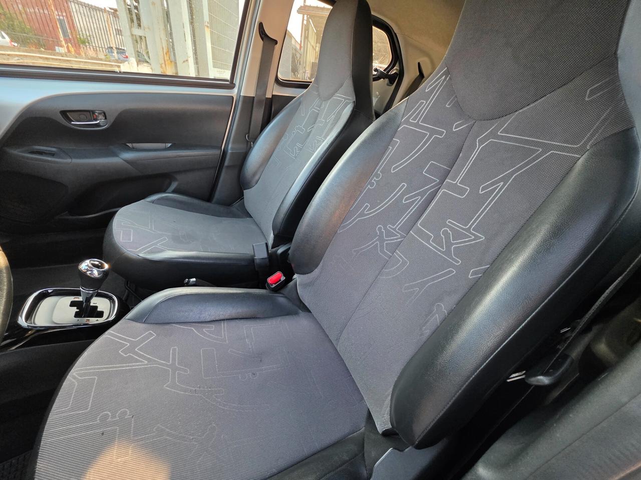 Toyota Aygo 1.0 VVT-i 72 CV 5 porte x-clusiv MMT