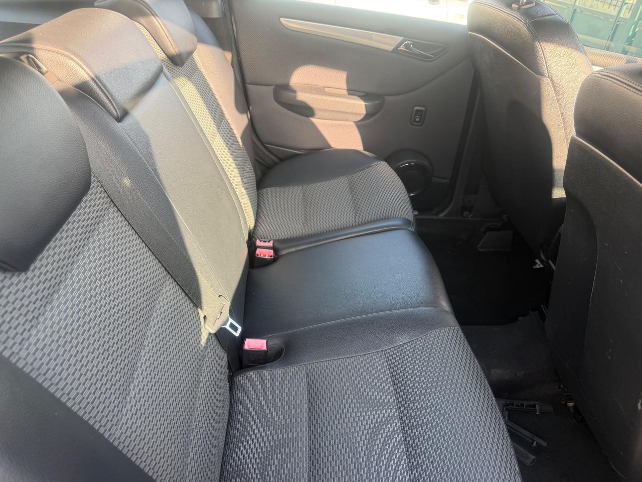 Mercedes-benz B 200 2.0 diesel 2010