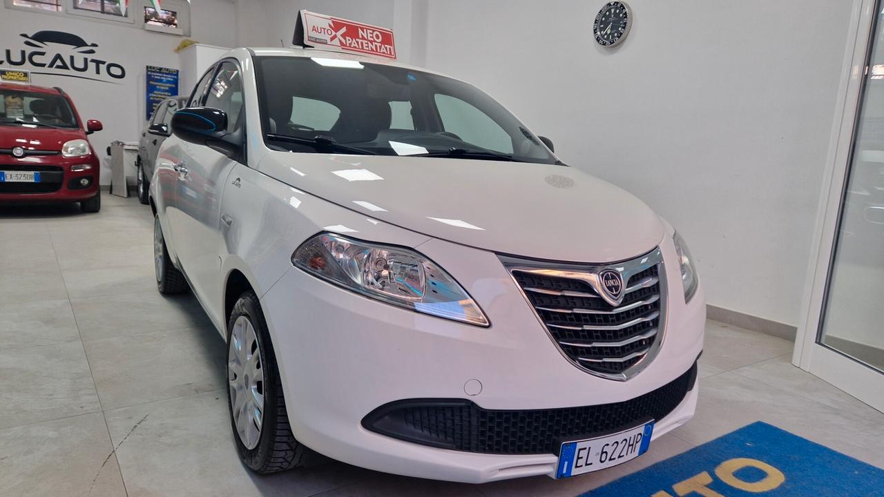 Lancia Ypsilon 1.2 69 CV 5 porte S&S Gold