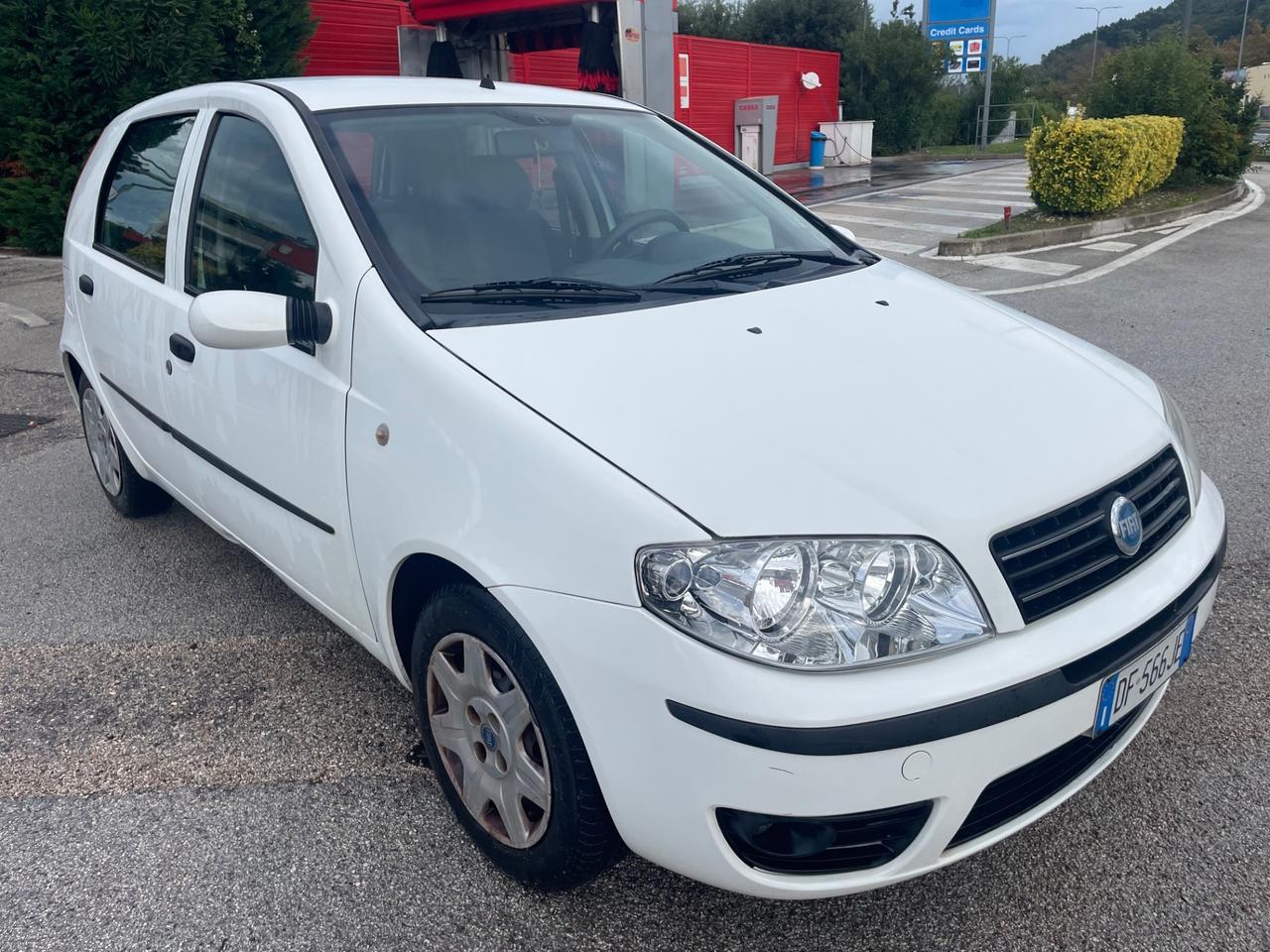 FIAT PUNTO 1.3 DIESEL MULTIJET 130.000 KM NEOPATENTATI 2007.