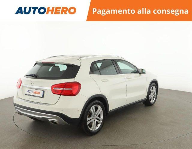 MERCEDES-BENZ GLA 200 Sport