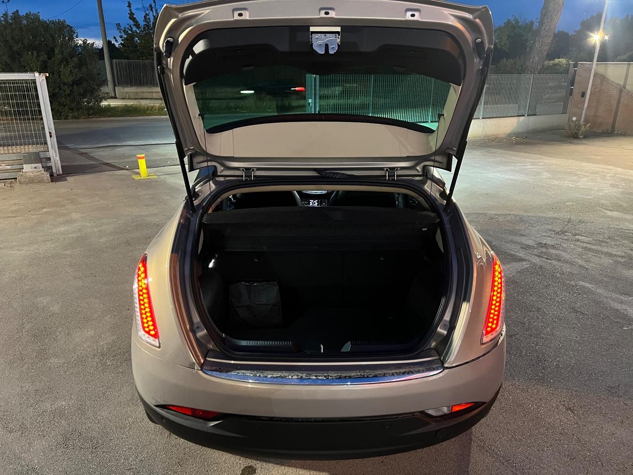 Lancia Delta 1.4 T-Jet 120 CV Platino Ecochic GPL