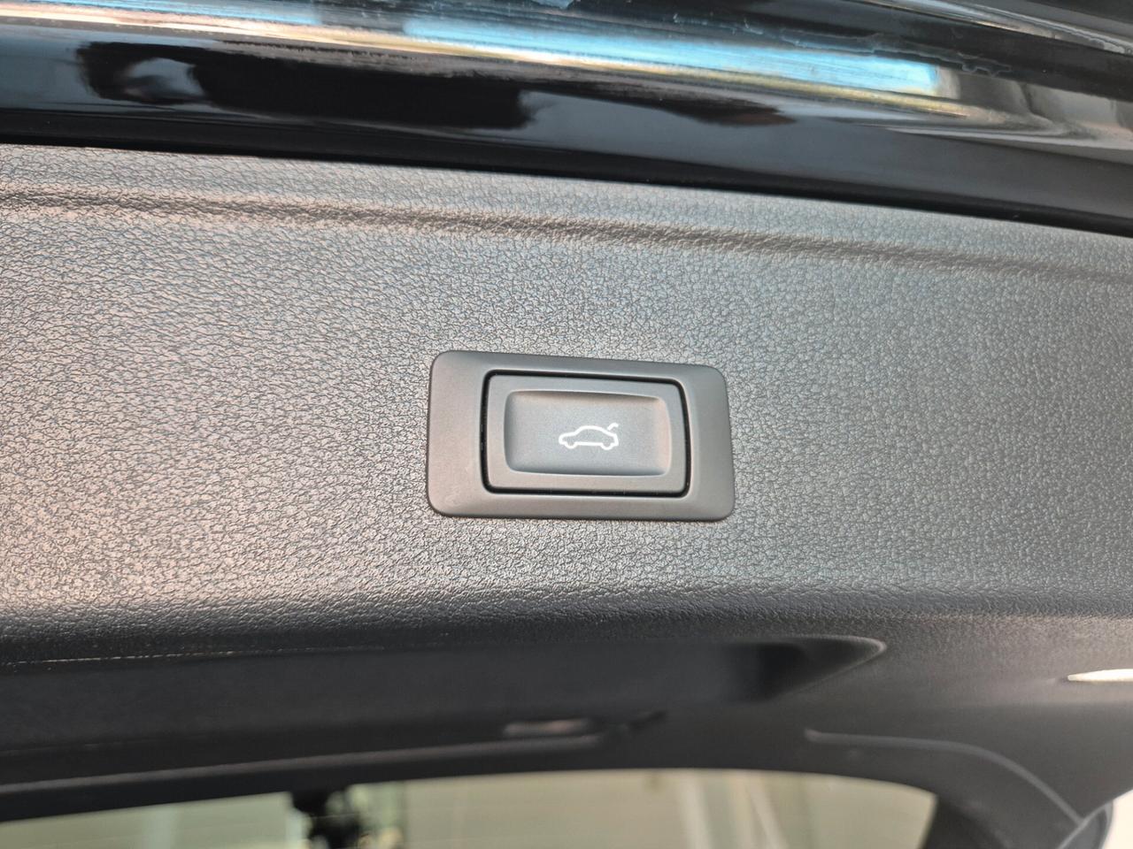 Audi A4 Avant 30 TDI/136 CV S tronic Business Advanced