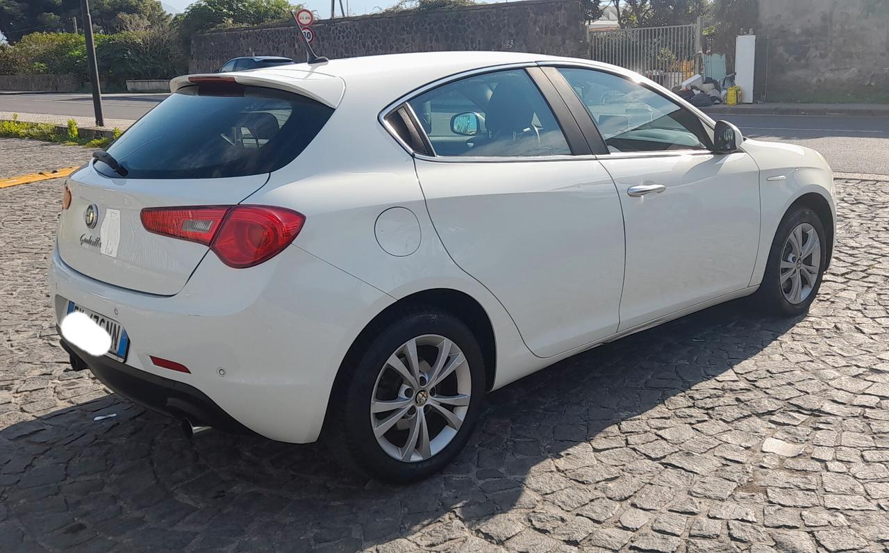 Alfa Romeo Giulietta 2.0 JTDm-2 140 CV Distinctive