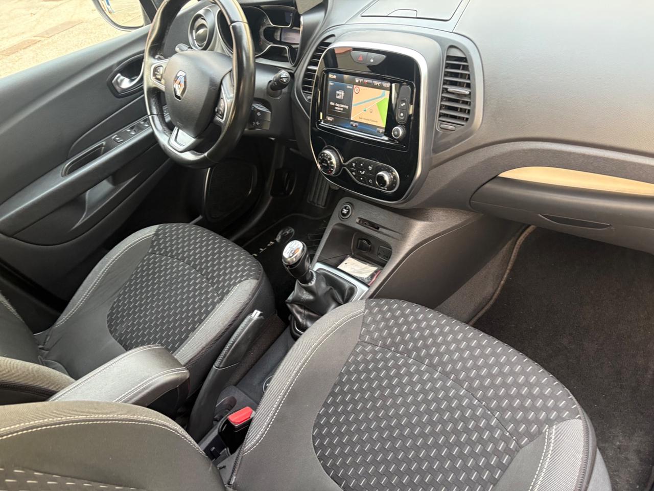 Renault Captur 1.5 dci anno 2017 km soli 108 mila