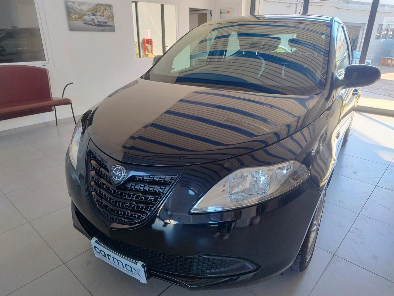 Lancia Ypsilon 1.2 69 CV 5 porte Elefantino