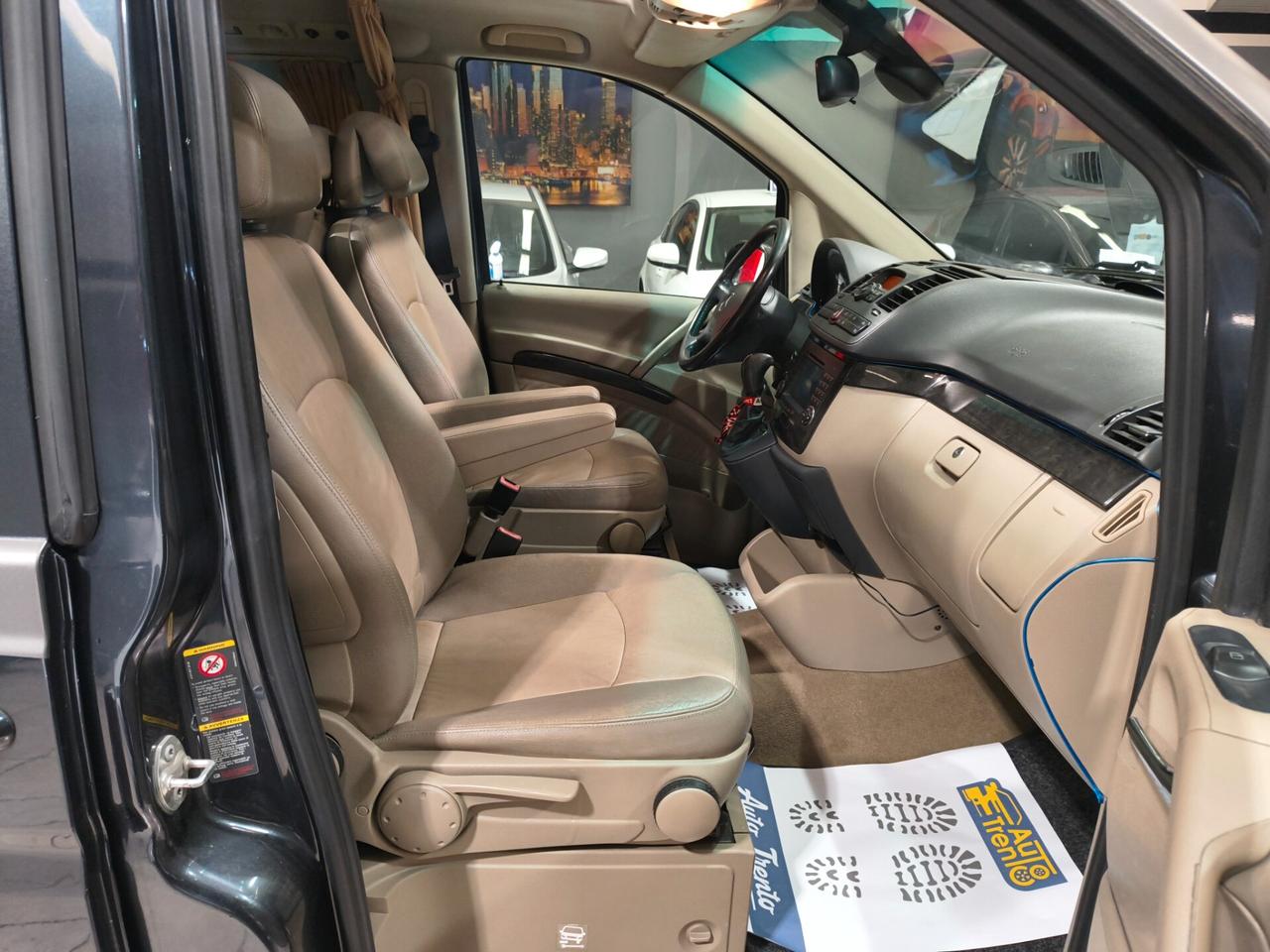 Mercedes-benz Viano 3.0 CDI komby long bi color